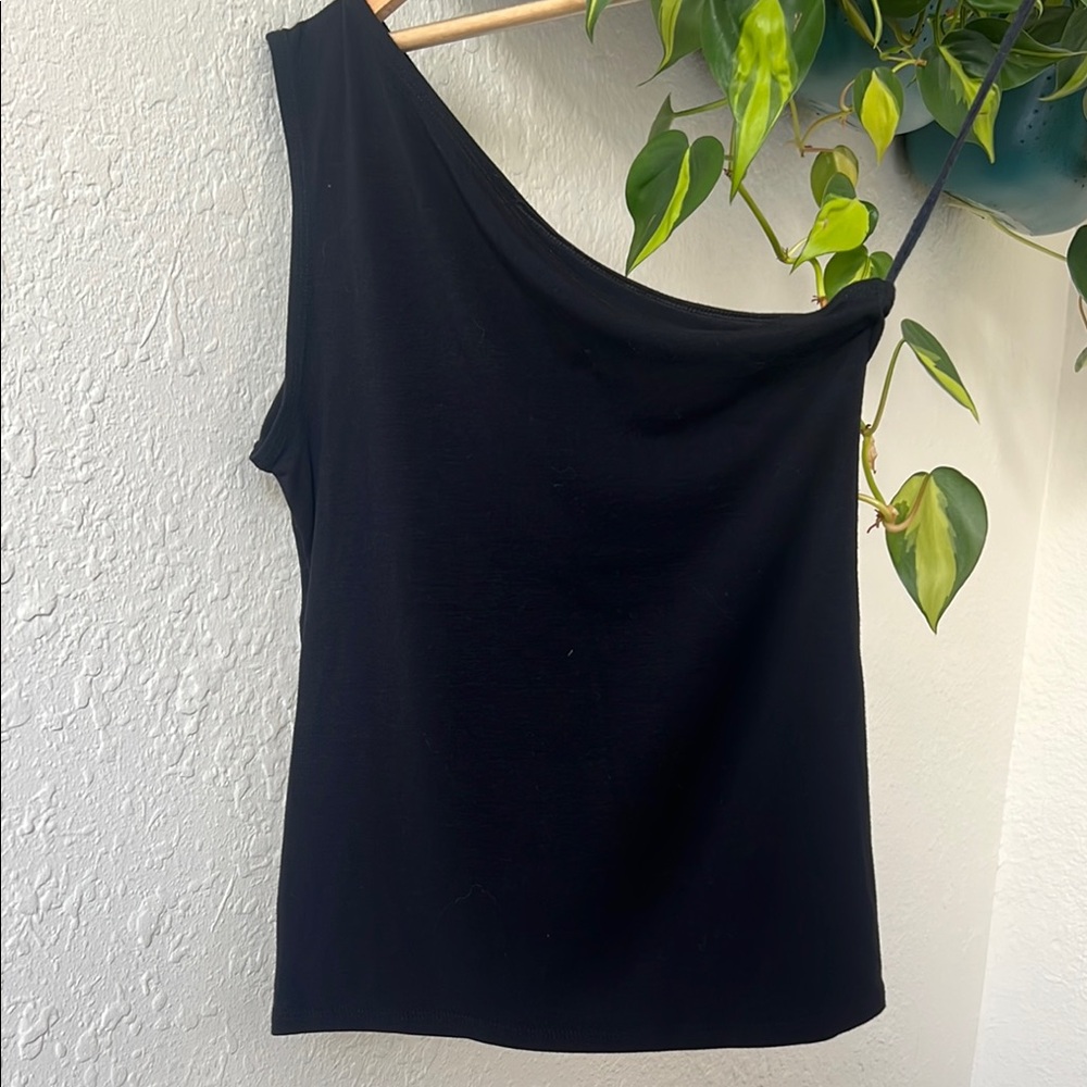 Elegant Black One-Shoulder Tank Top
